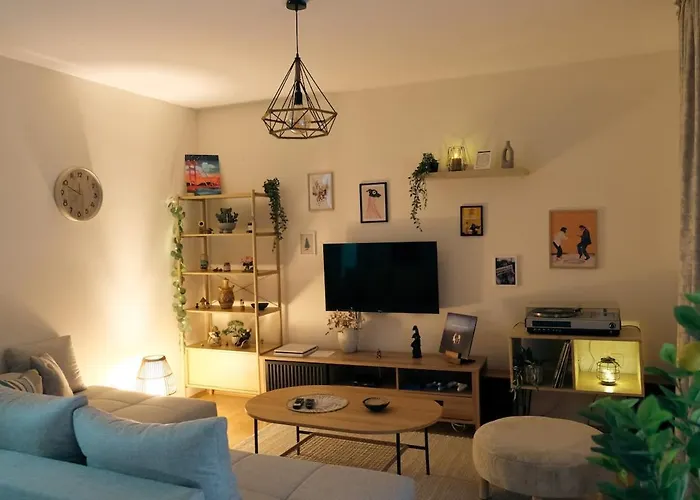 Olivers Cozy And Spacious Appartamento