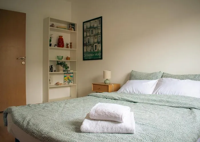 Olivers Cozy And Spacious דירה